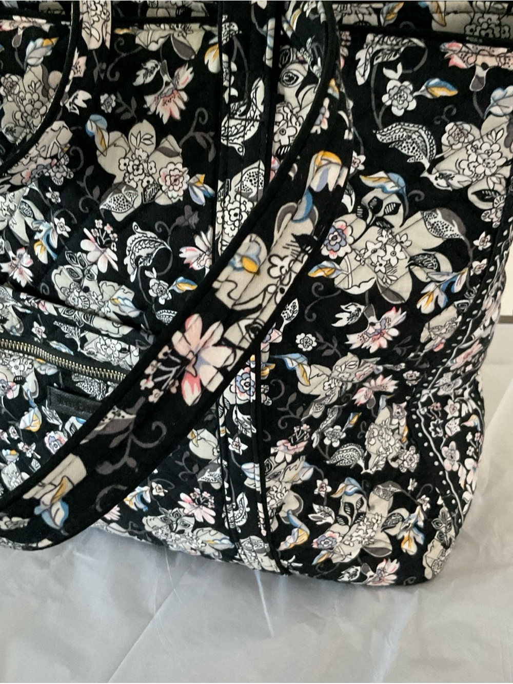 Vera Bradley Blk/White Holland Garden Large Tote Bag - Picture 5 of 9